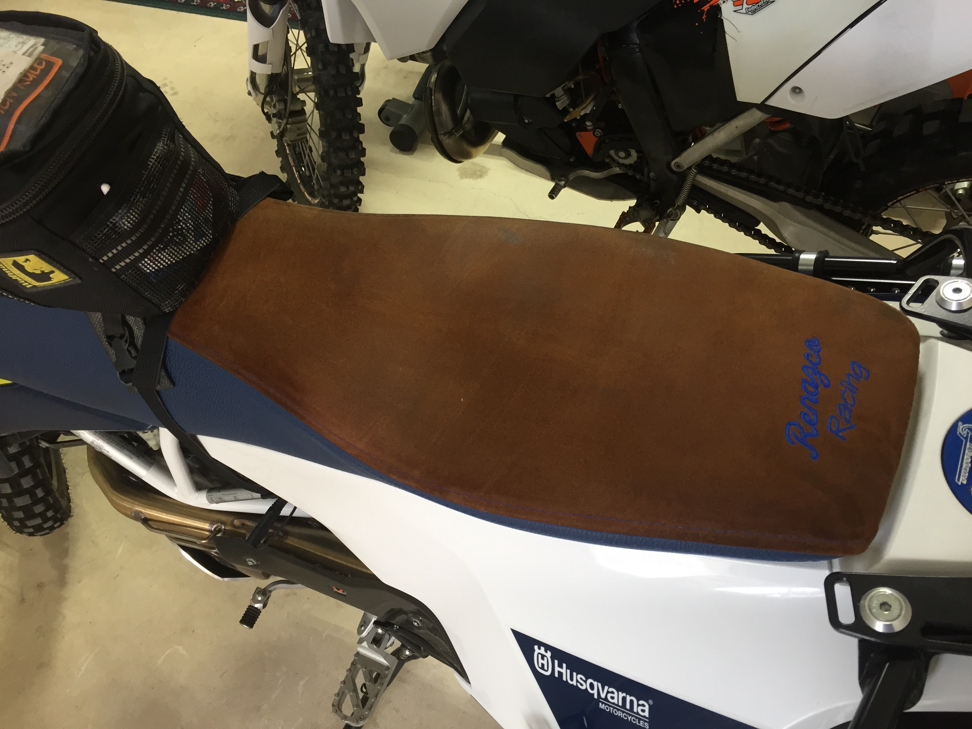husqvarna 701 enduro seat