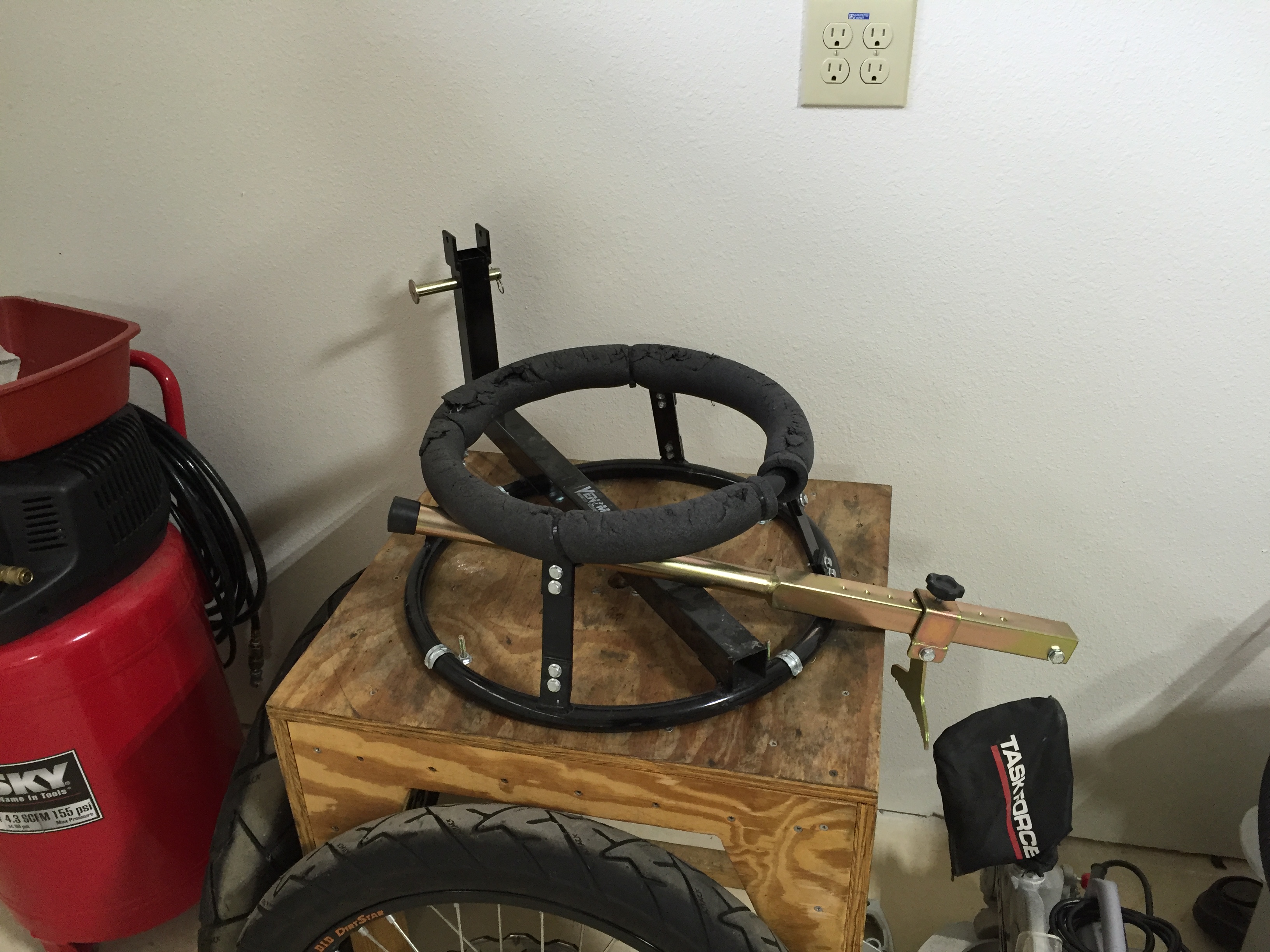 dirt bike tyre changing stand